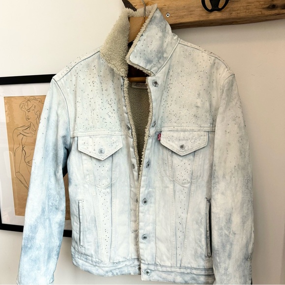 Rhinestone hand applied on Sherpa Jean jacket - Picture 4 of 6
